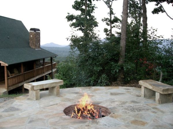 Renting Out Your Vacation Cabin: Pros, Cons, and How-To