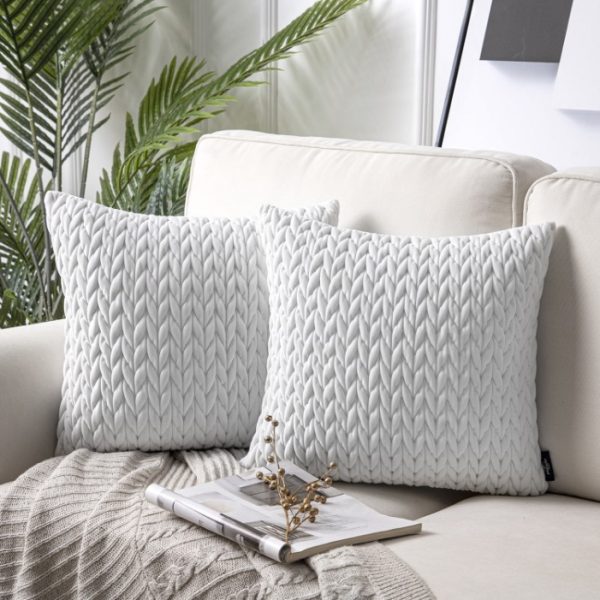 Transform Your Space with Stylish and Chic Pillows